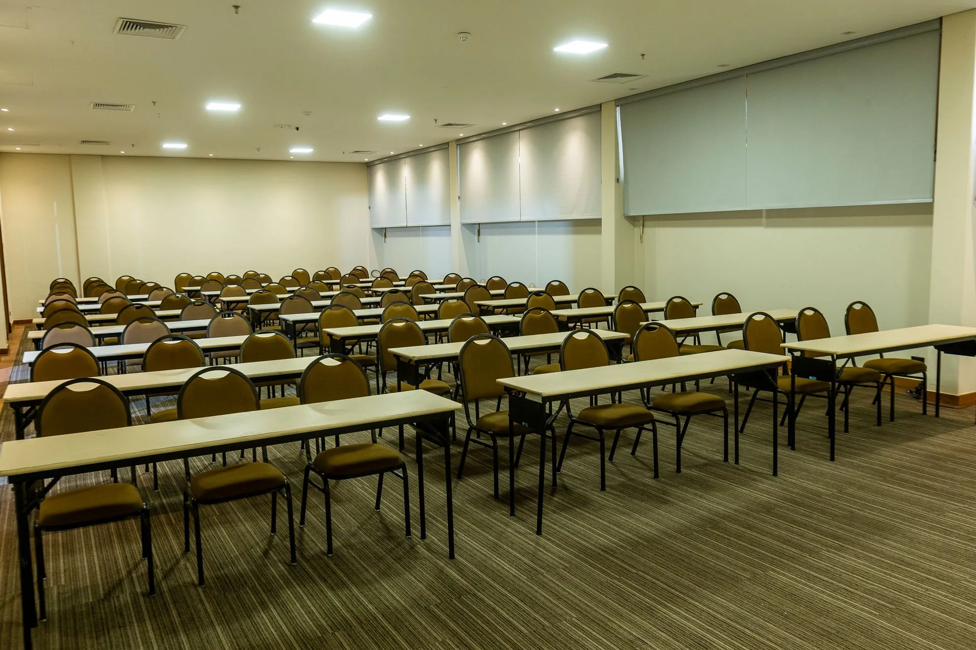 Evento ao ar livre com vista para as montanhas